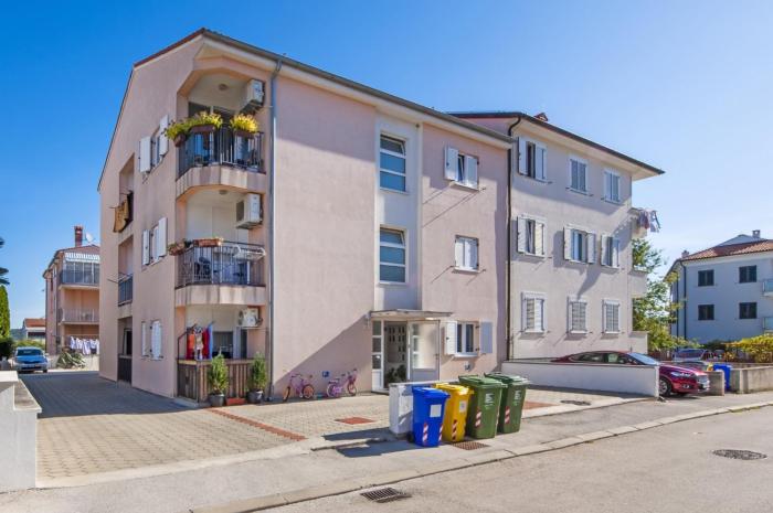 Apartments with a parking space Rovinj - 20847