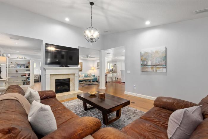 Fountain of Youth House - Scenic Downtown Retreat