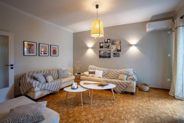 The House of Praxithea for 6 by Filos Inc