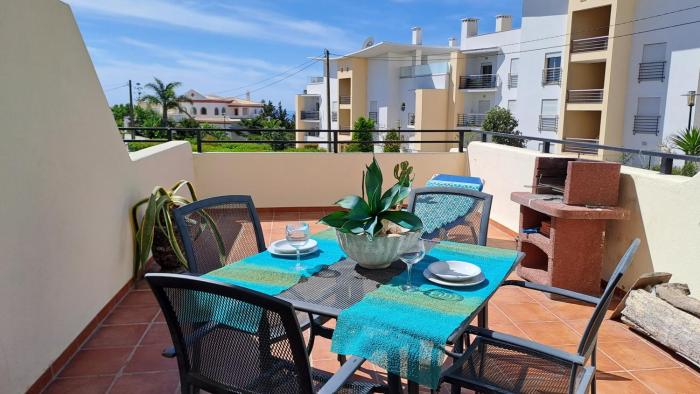 ALBUFEIRA TRADICIONAL BEACH APARTMENT