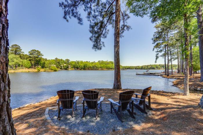 Lakefront Oconee Vacation Rental with Patio and Views!