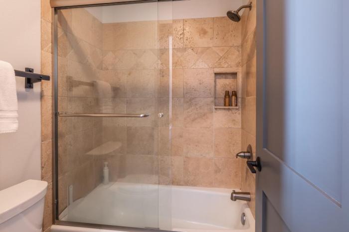 Snowcreek II 2 plus loft 2 bathroom end unit condo sleeping 8 people with amazing mountain view