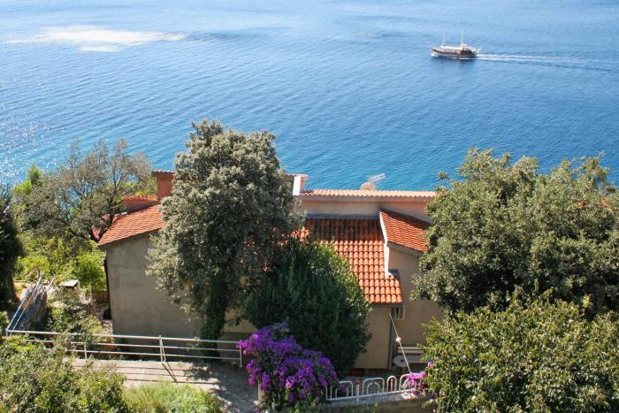 Apartments by the sea Stanici, Omis - 1028