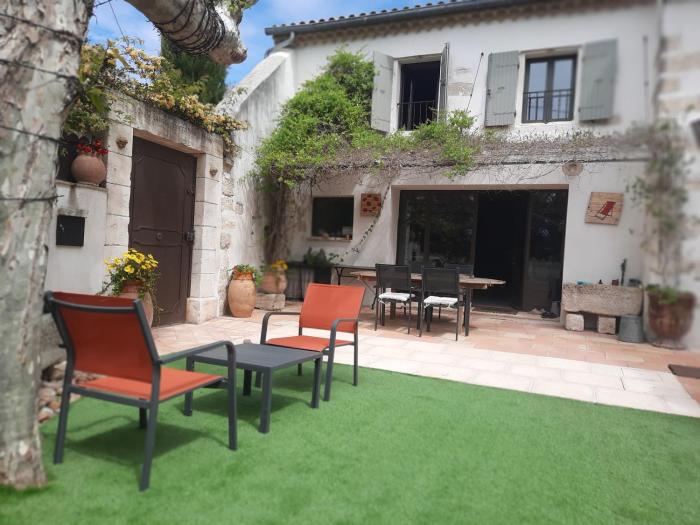 Mas" La Maison de mon Père " Proche AVIGNON à PUJAUT
