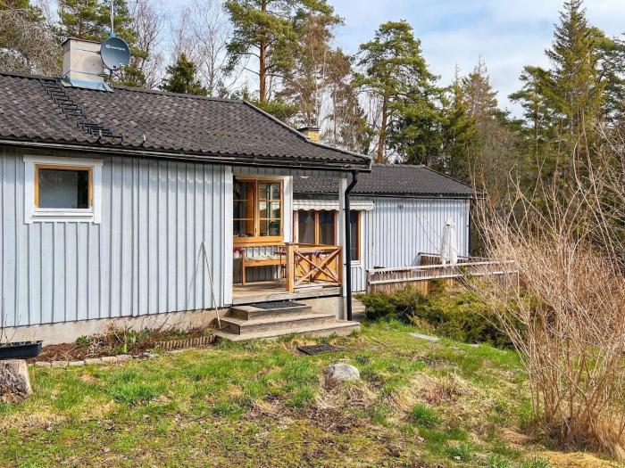 6 person holiday home in MUNSö-By Traum
