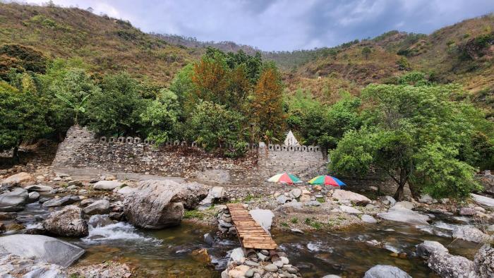 Hobo Huts by the Riverside