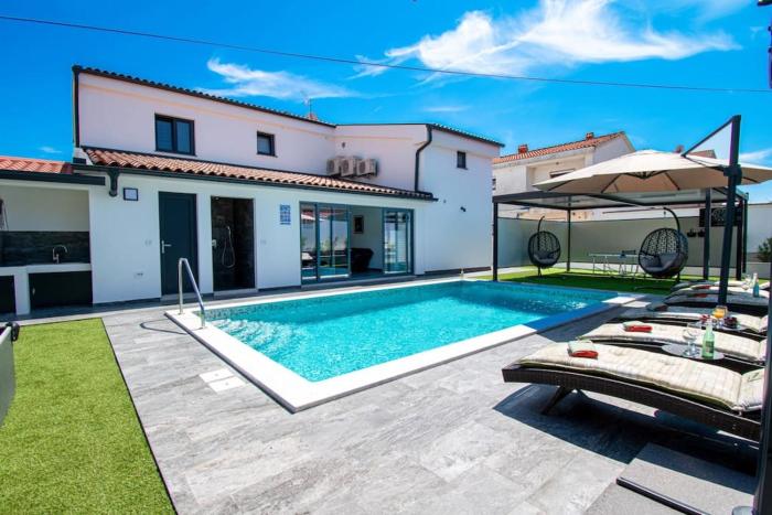 Villa Paradise in Medulin - by Istrabook