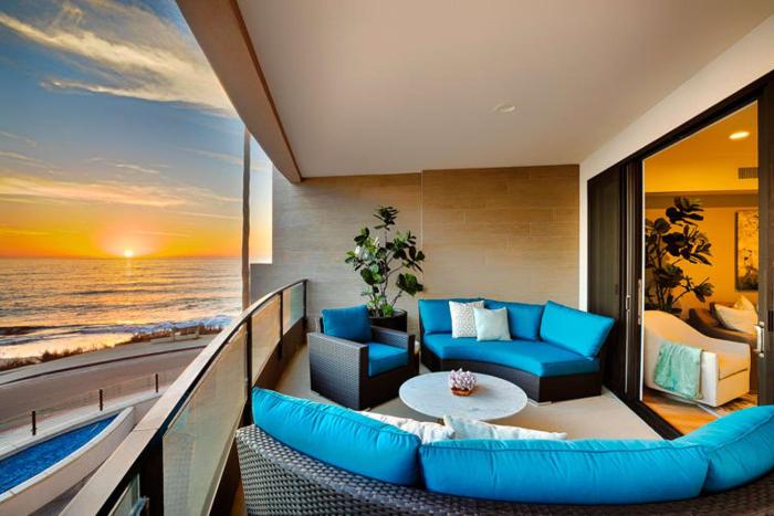 Stunning Oceanfront Getaway at Windansea Beach