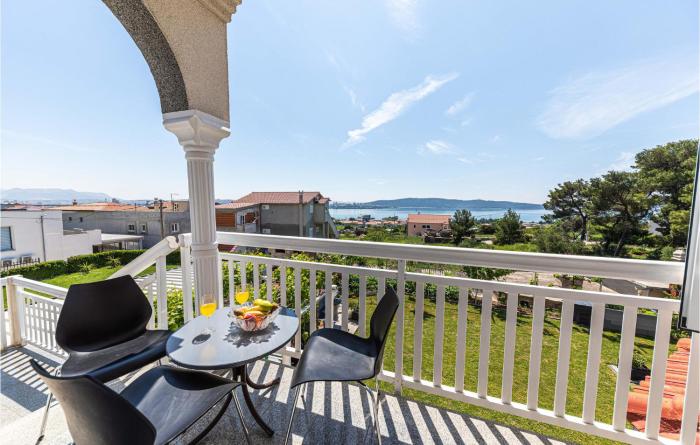 Gorgeous Apartment In Kastel Sucurac With House Sea View