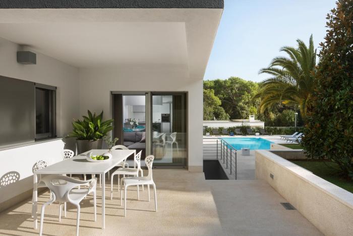 Villa Valsavia-apartment Borik with pool and SPA