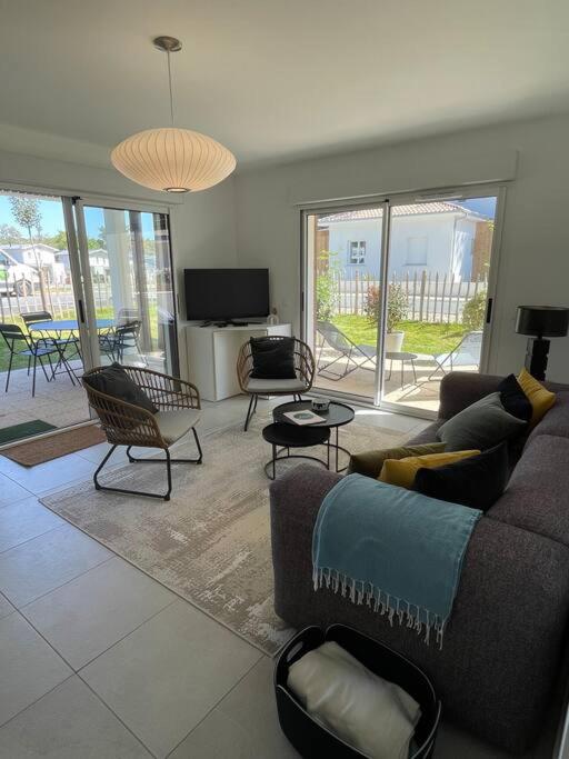 Superbe appartement neuf, 2 terrasses , jardin