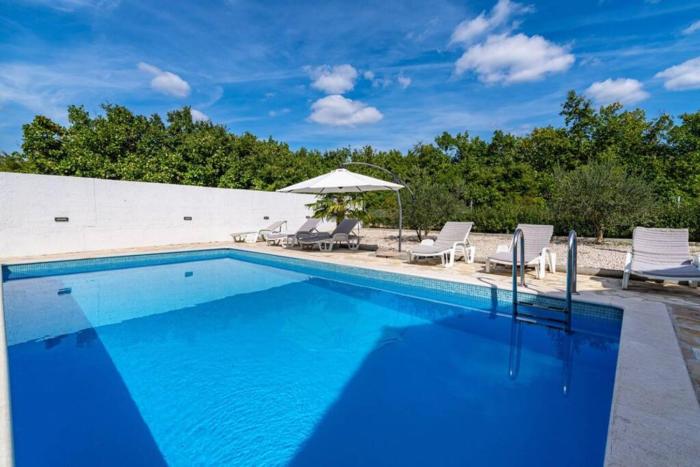 Elo Holiday Home