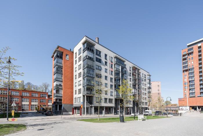Top Floor 1BR Apartment in Tampella with Free Parking, Sauna & Balcony
