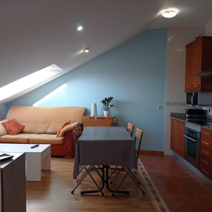 Ático céntrico con terraza y vistas al mar