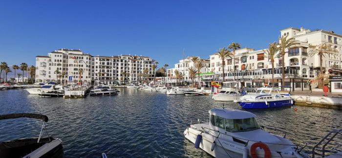Puerto de la Duquesa Sea Views