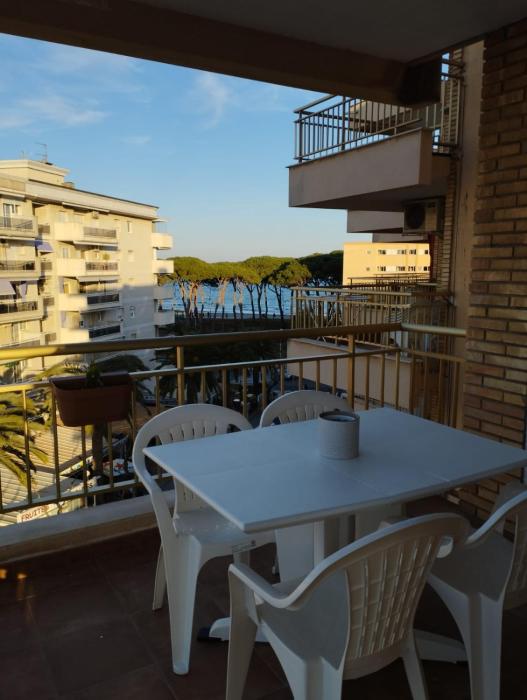 SEAFRONT APARTMENT PINEDA BEACH