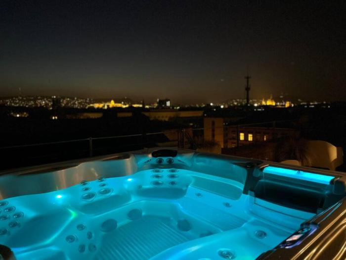 Elegant rooftop studio with shared terrace and jacuzzi MK2