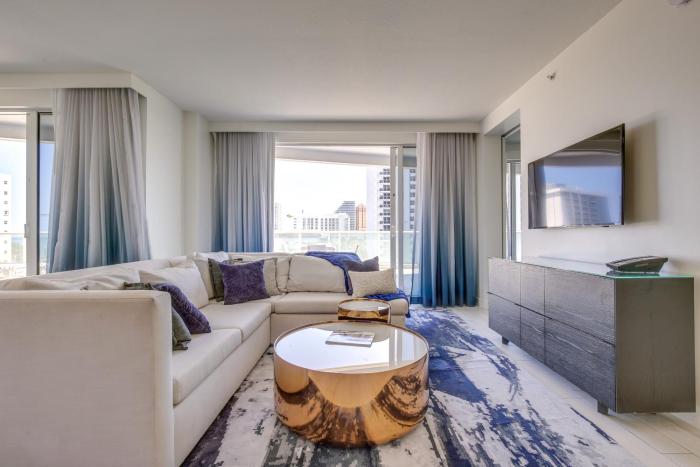 Fort Lauderdale Condo with Veranda and Ocean View!