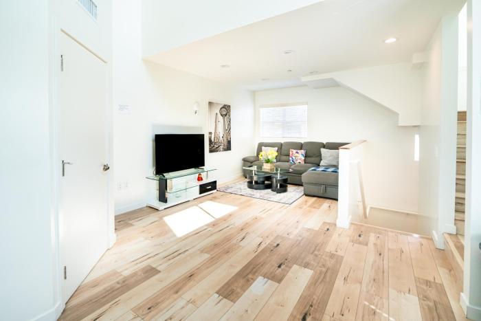 Brand New Koreatown Loft with 3 Levels 2 Parking Spots