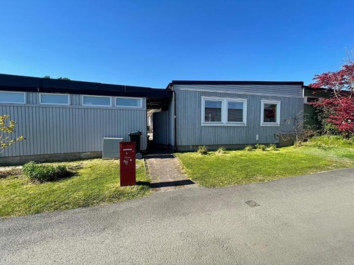 5 person holiday home in VÄSTRA FRÖLUNDA