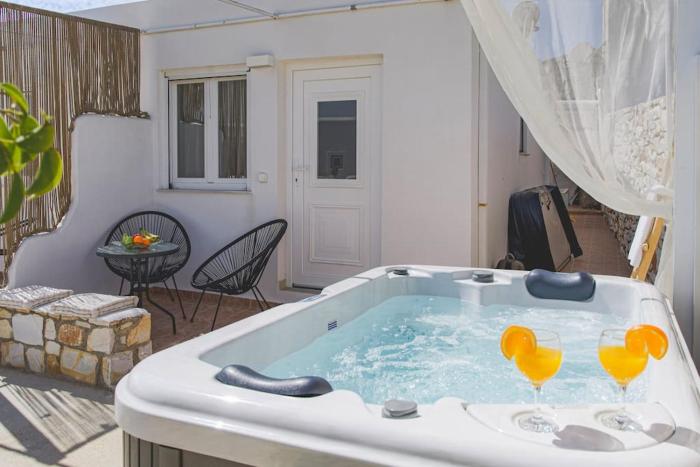 Irinis Earth house with Jacuzzi