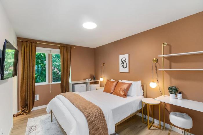 Daves Sweet Suite - 84 Walkscore