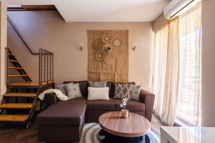 Quiet Maisonette メ Top Spot