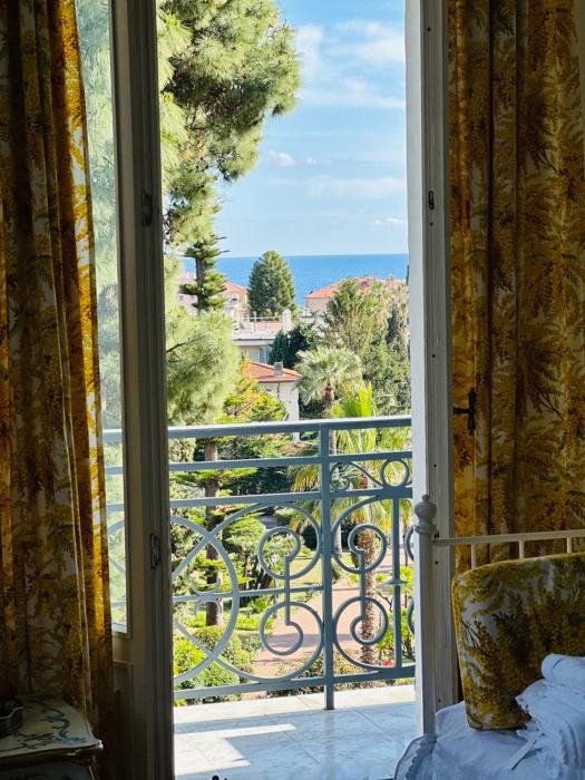 Diamante Quiet Apartment with Balcony near the Sea Bordighera