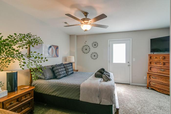 Franklin Haven by Johnathan (1010 Franklin, #A)