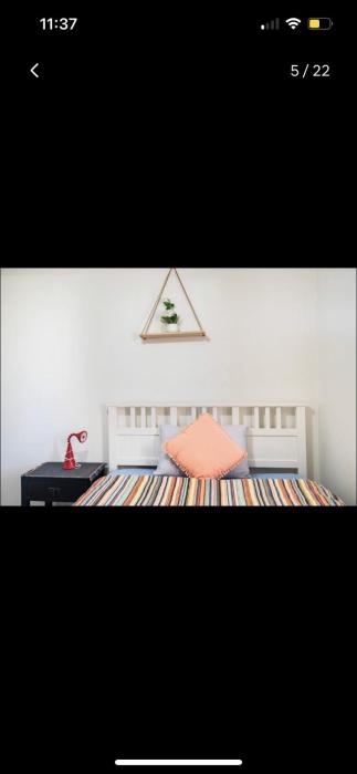 Private Room with Separate Bath in Shared Accommodation with Private Access