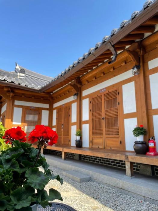 Hanok solsol
