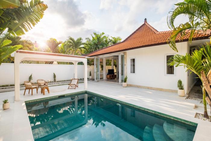 Villa Platform Luxe 3BR Villa in Canggu By OriVista near Oldmans