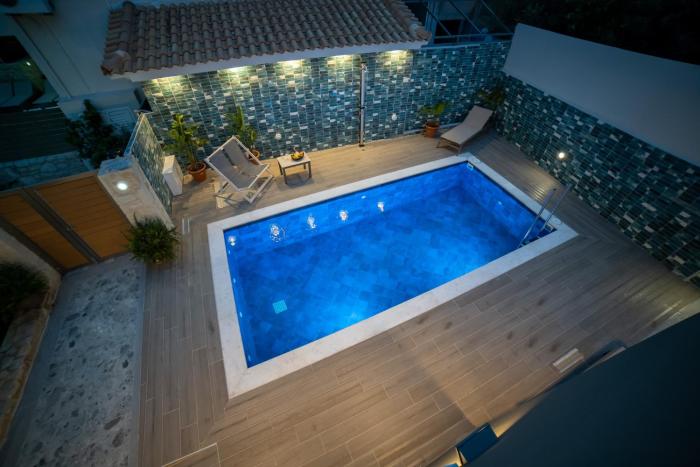 Thomas Villa Hersonissos - Private Pool - Sleeps 7