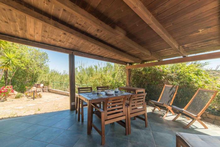 Trilo Debora 2Km From The Beach - Happy Rentals