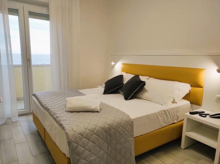 Hotel Gran San Bernardo - RICCIONE - FRONTE MARE CON RISTORANTE