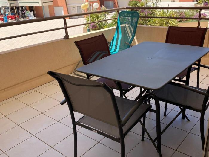 Confort de 28m² avec Terrasse et Parking, Sète - FR-1-472A-186