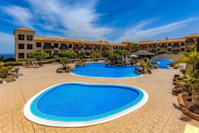 Atlantic 1 One bedroom apartment with ocean view and pool