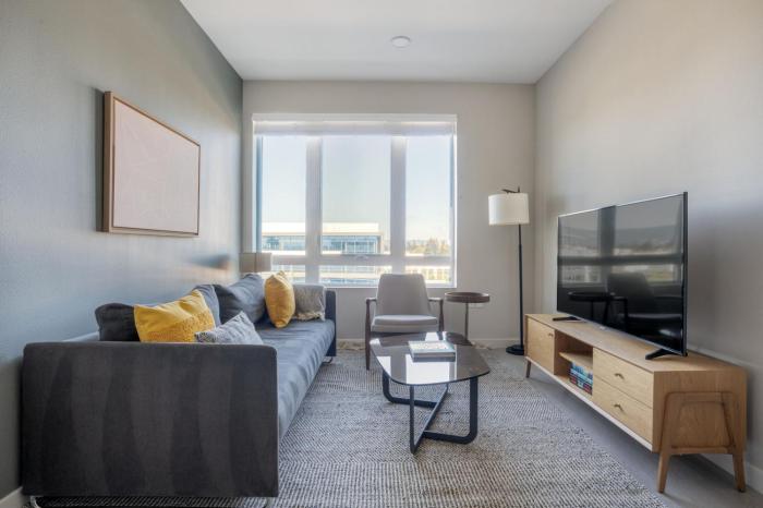 Santa Clara 1br w gym pool lounge nr tech HQs SFO-1403