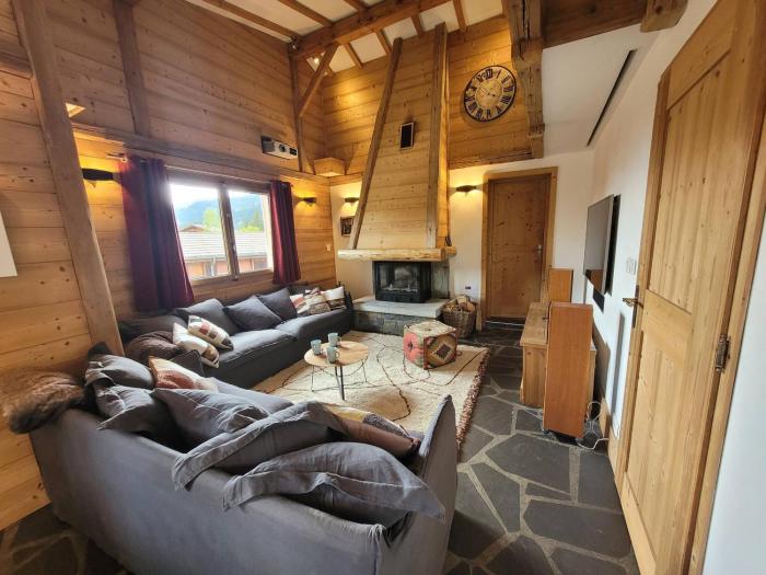 Chalet cosy avec cheminée et parking, pour 8 personnes - FR-1-598-35
