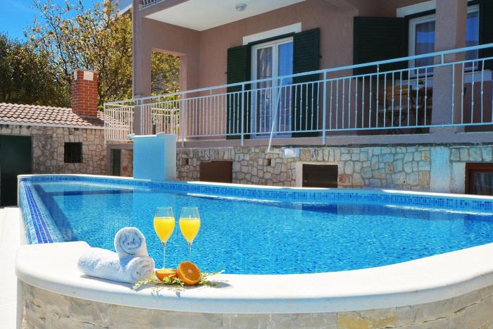 Luxury villa with a swimming pool Mavarstica, Ciovo - 20403