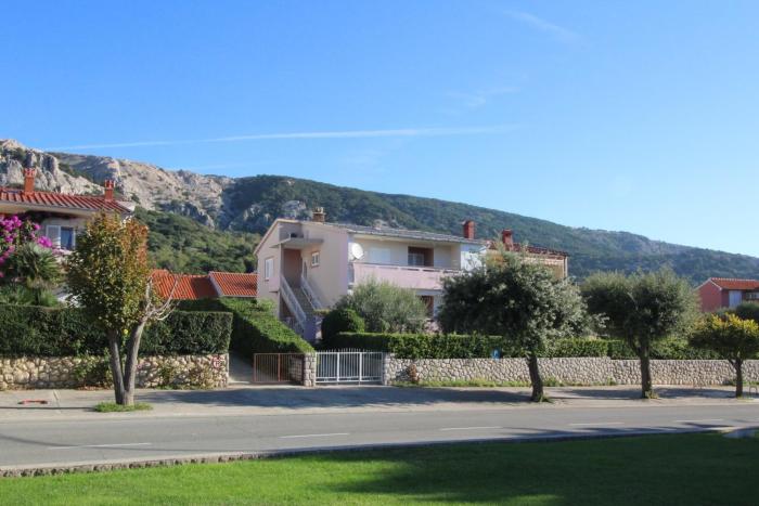 Apartments with parking space Baska, Krk - 18878