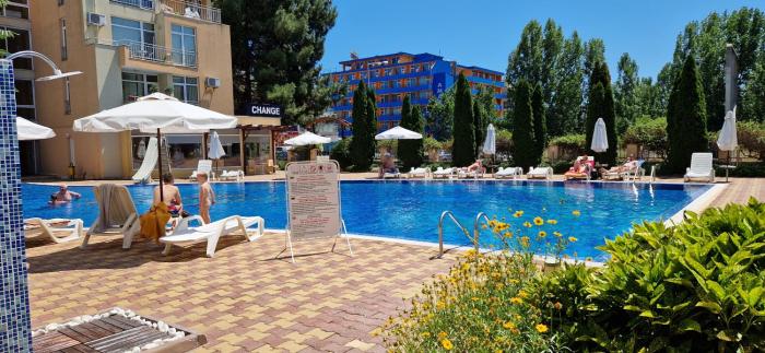 Kamelia Suites