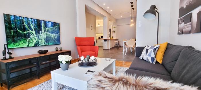 Cozy & modern apartment near Panathenaic Stadium
