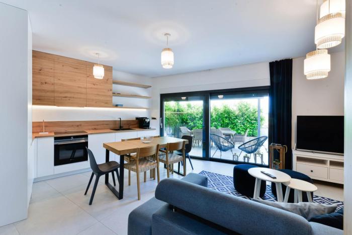 CROWONDER Adriatic Premium Villa Vodice near the Beach