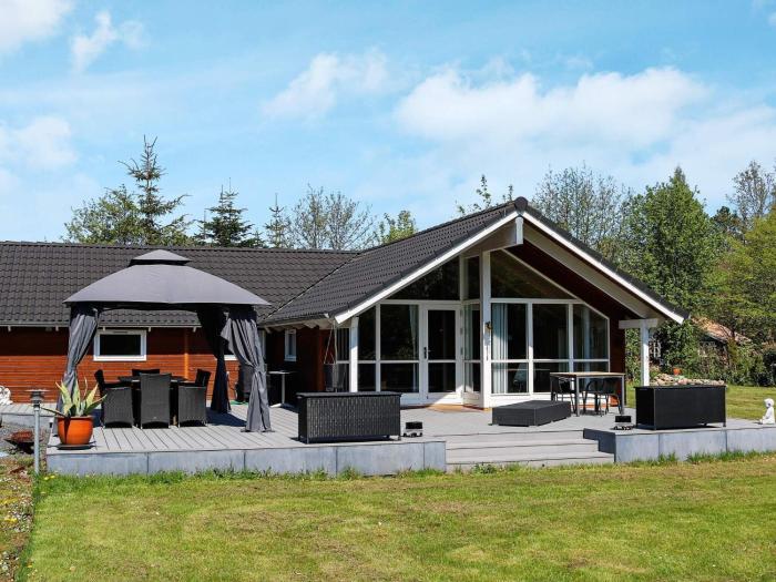 8 person holiday home in Hadsund-By Traum