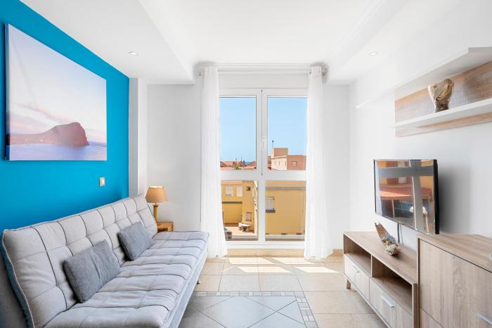 MEDANO4YOU Yellow Sun Holiday Home