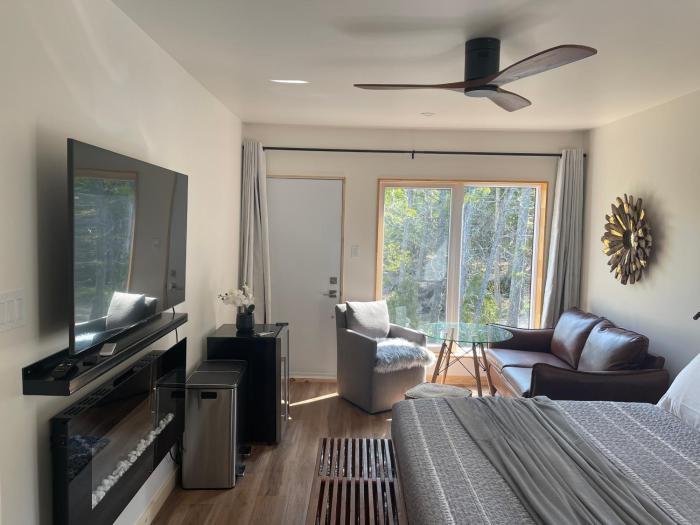 Evo Waterfront Accommodations - Adults Only