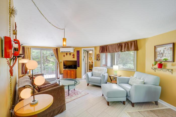 Quaint Vacation Rental with Porch in Banner Elk!