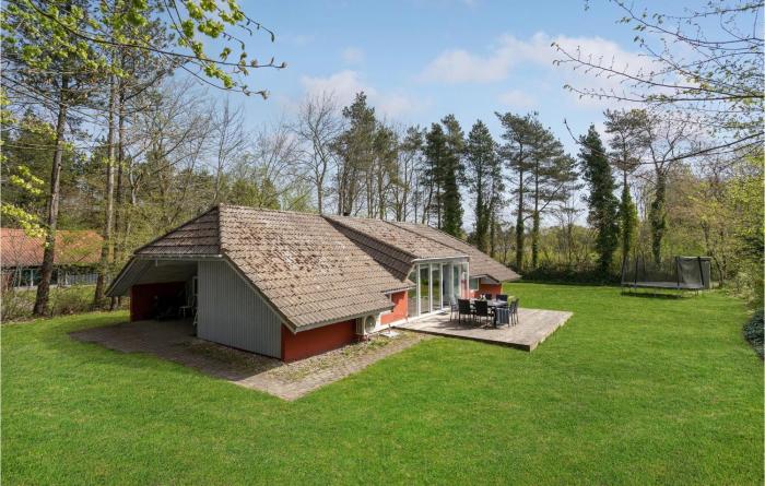 Stunning Home In Oksbøl With Sauna
