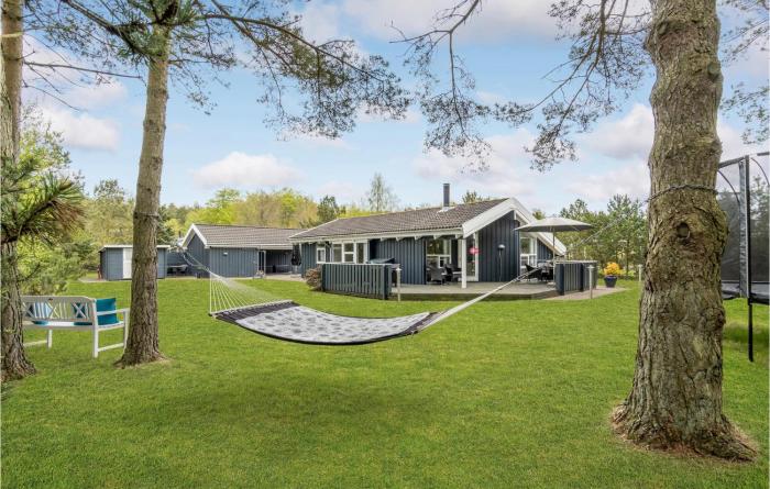 Nice Home In Hals With Kitchen